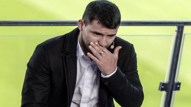 Ünlü futbolcu 'Kun' lakaplı Sergio Agüero gözyaşlarıyla futbolu bıraktı