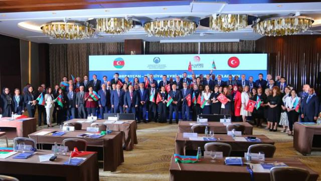 Bakü Forumun'da "Azerbaycan ve Türkiye STK'ları Arasında İşbirliği Platformu" kuruldu